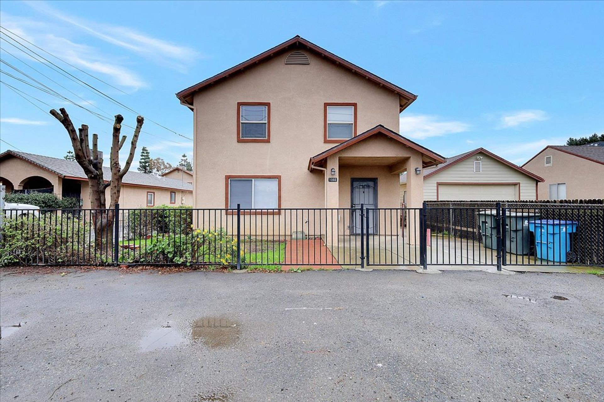 Olivehurst Townhome: 1072 Grand Ave #A