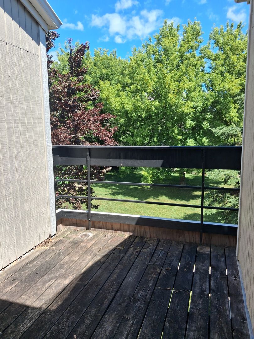 Milwaukee Apartment: 8183 N 107th St.