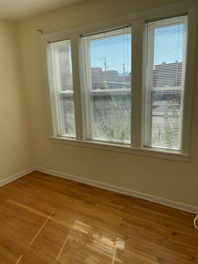 Johnson City Apartment: 606 N Roan Street, 608 N Roan Street, 100 E Watauga Avenue