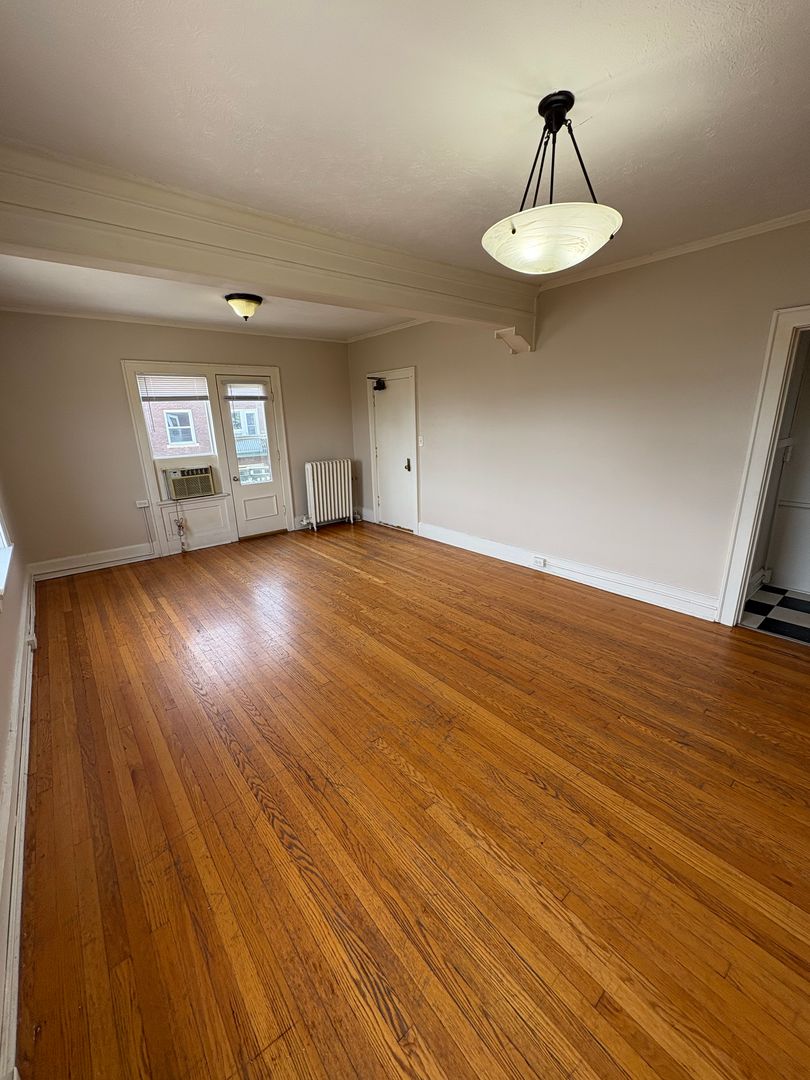 Omaha Apartment: 2464 Harney Street