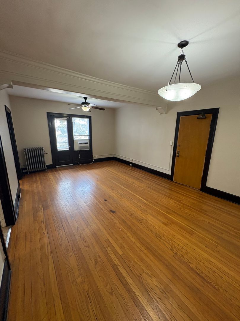 Omaha Apartment: 2464 Harney Street