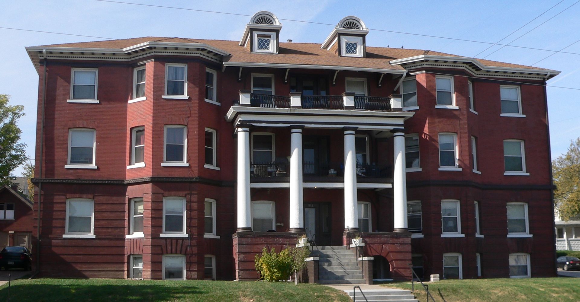Omaha Apartment: 2955 Pacific Street