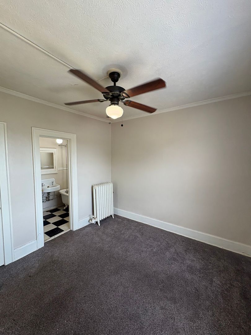 Harney Court Apartments (2464 Harney St.) 5 of 12