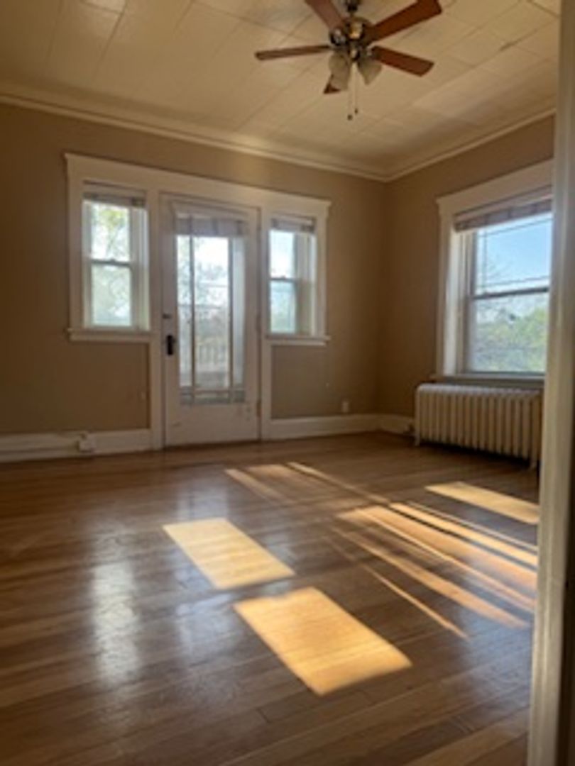 Omaha Apartment: 3301 Dewey Avenue