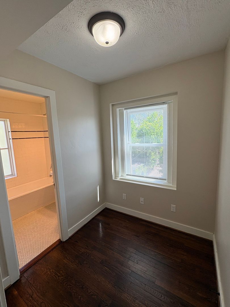 Omaha Apartment: 503 N 40th Street