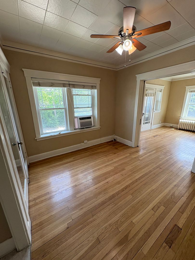 Omaha Apartment: 3301 Dewey Avenue
