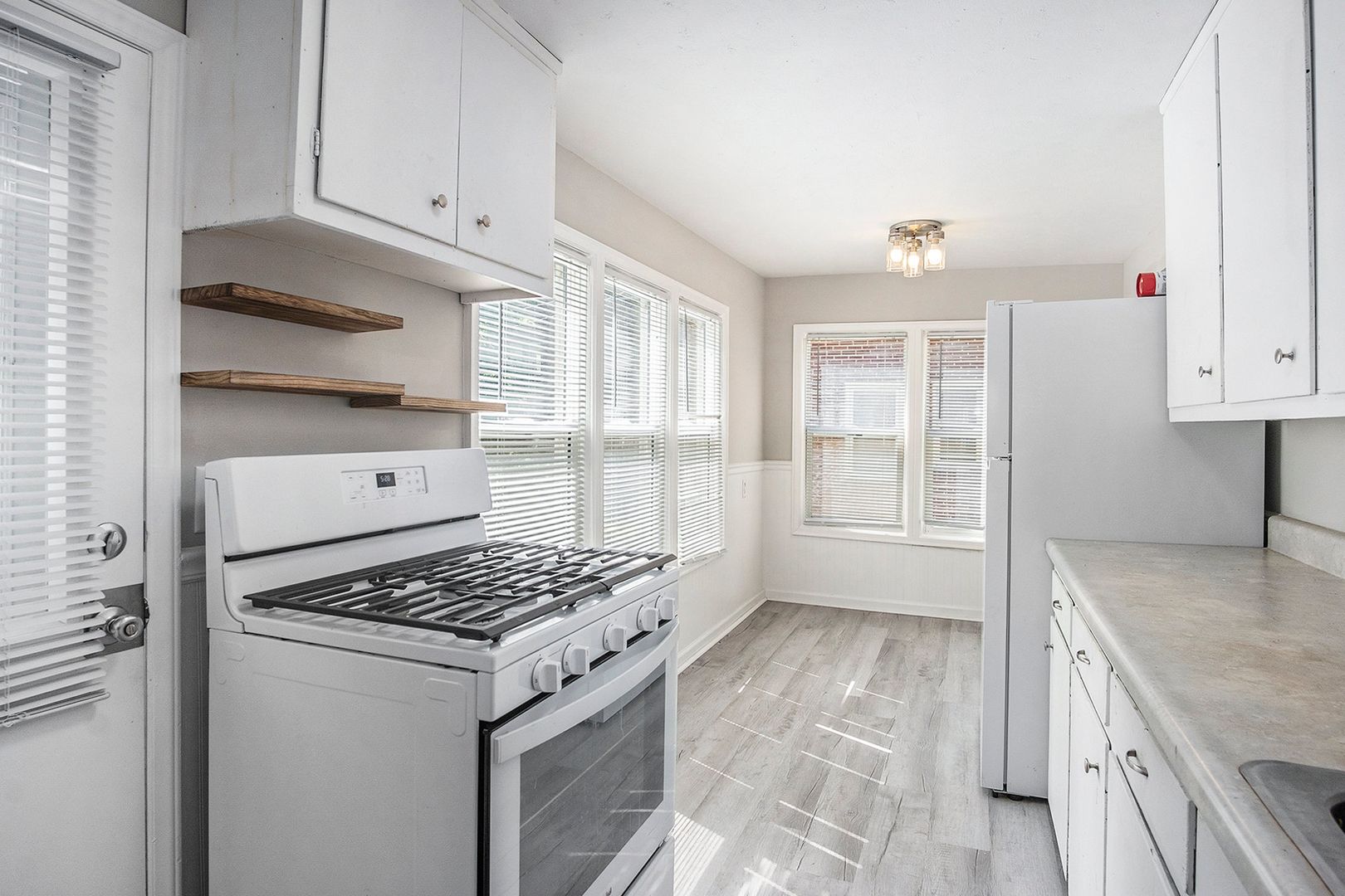 Omaha Apartment: 219 S. 38th Ave.