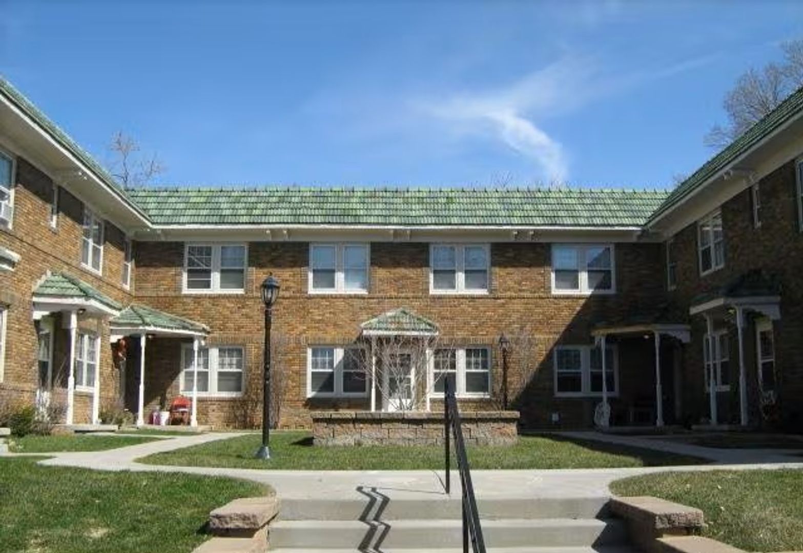Omaha Apartment: 137 N 33rd Street