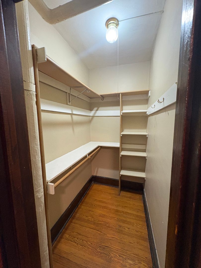 Harney Court Apartments (2464 Harney St.) 8 of 12