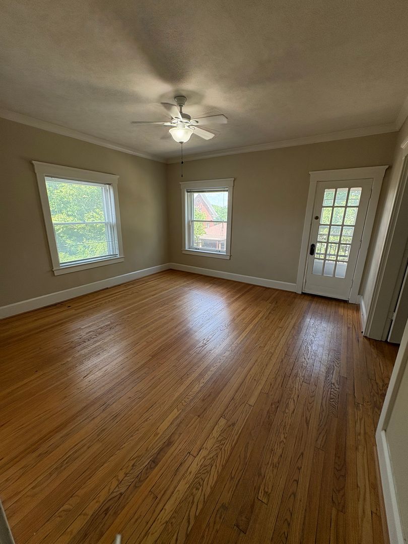 Omaha Apartment: 115 N 33rd Street
