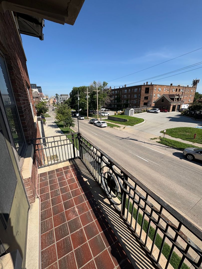 Omaha Apartment: 3870 Harney Street