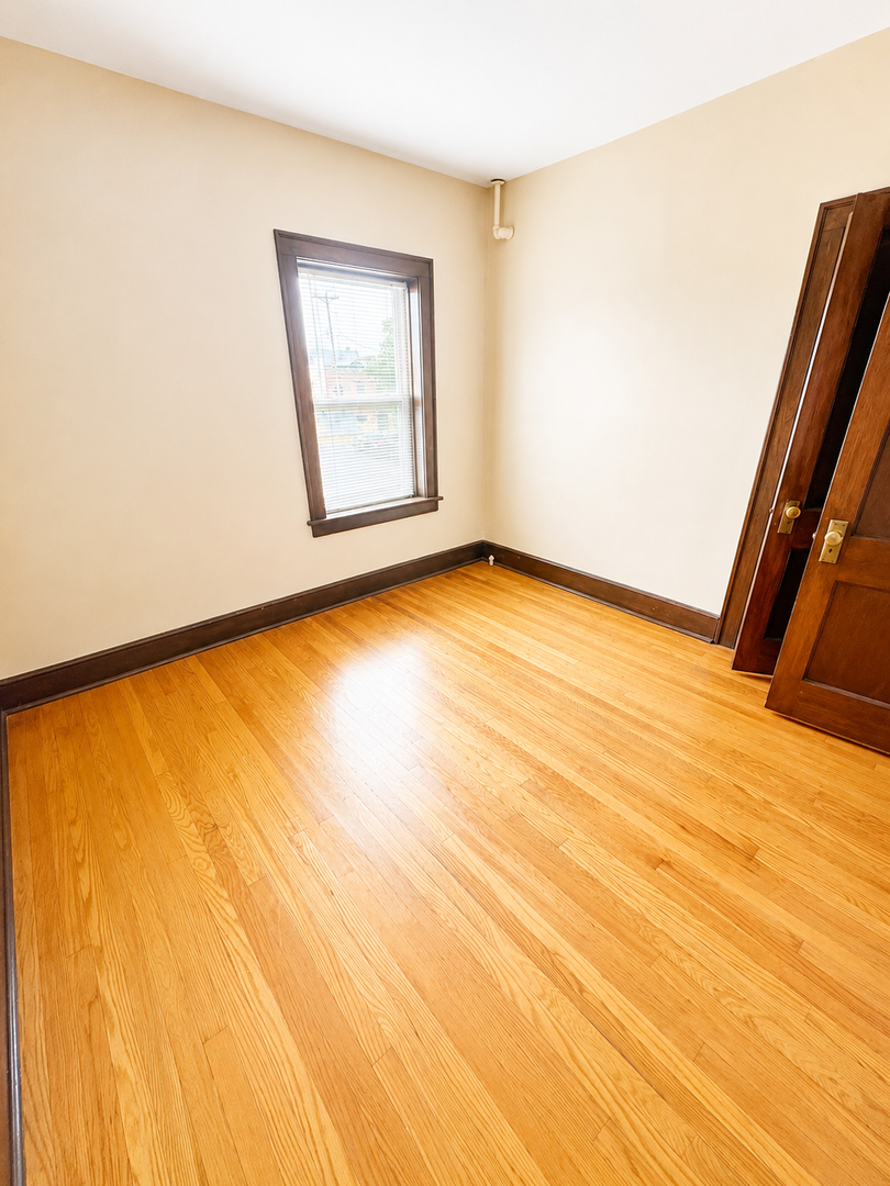 Harney Court Apartments (2464 Harney St.) 11 of 12