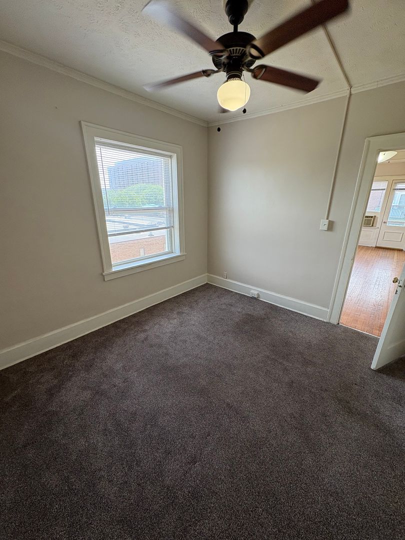 Harney Court Apartments (2464 Harney St.) 4 of 12