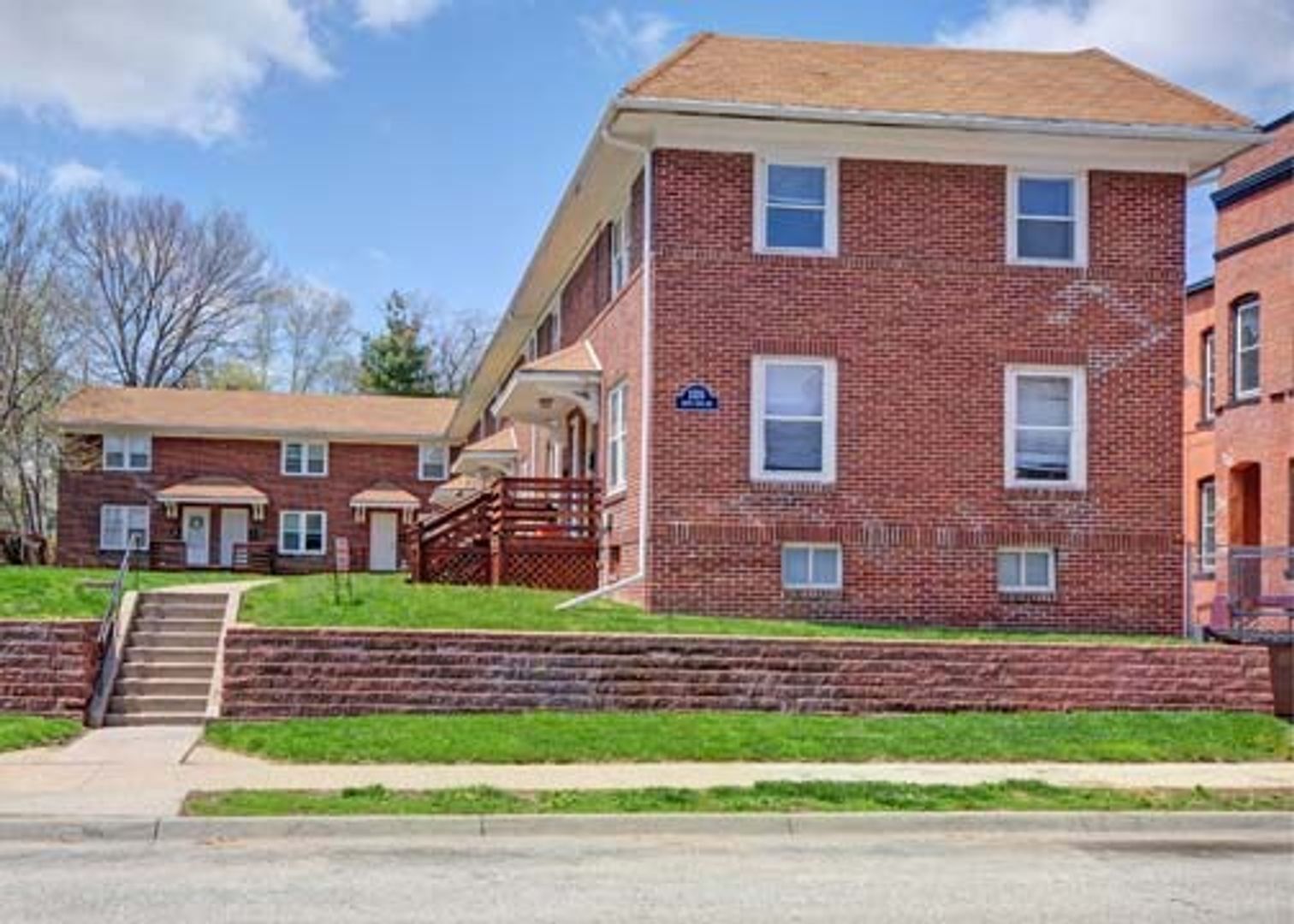 Omaha Apartment: 1110 S 30th Avenue