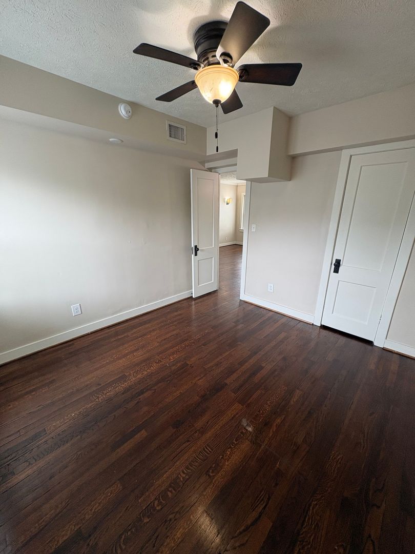 Omaha Apartment: 3910 Cass Street