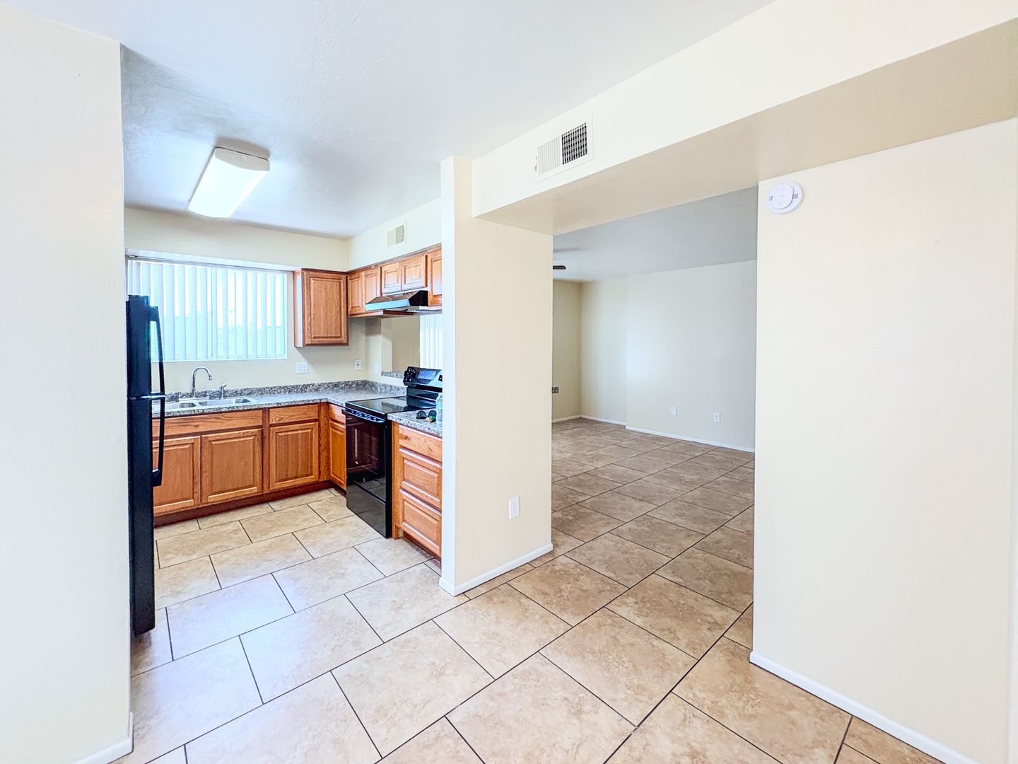 Phoenix Apartment: 1835 N 51st St