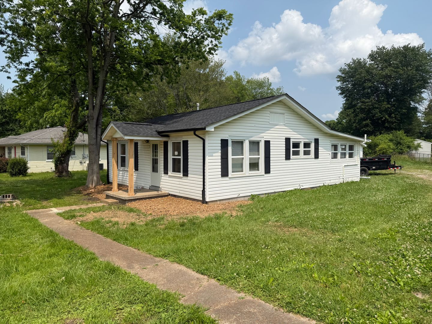 Paducah House: 3810 Old Mayfield Rd