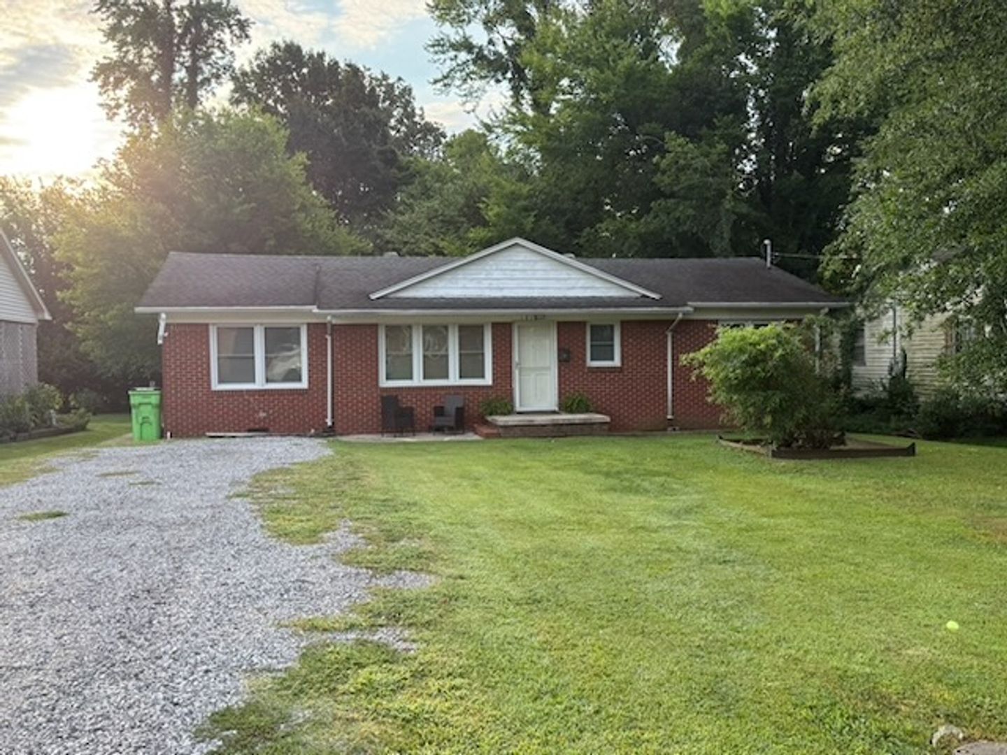 Mayfield House: 1216 Murray St
