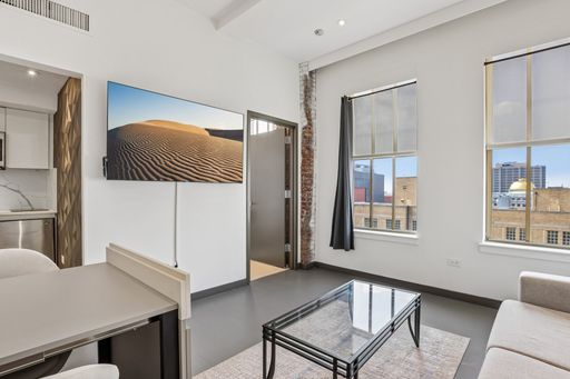 Luxury Furnished Studio – photo 1
