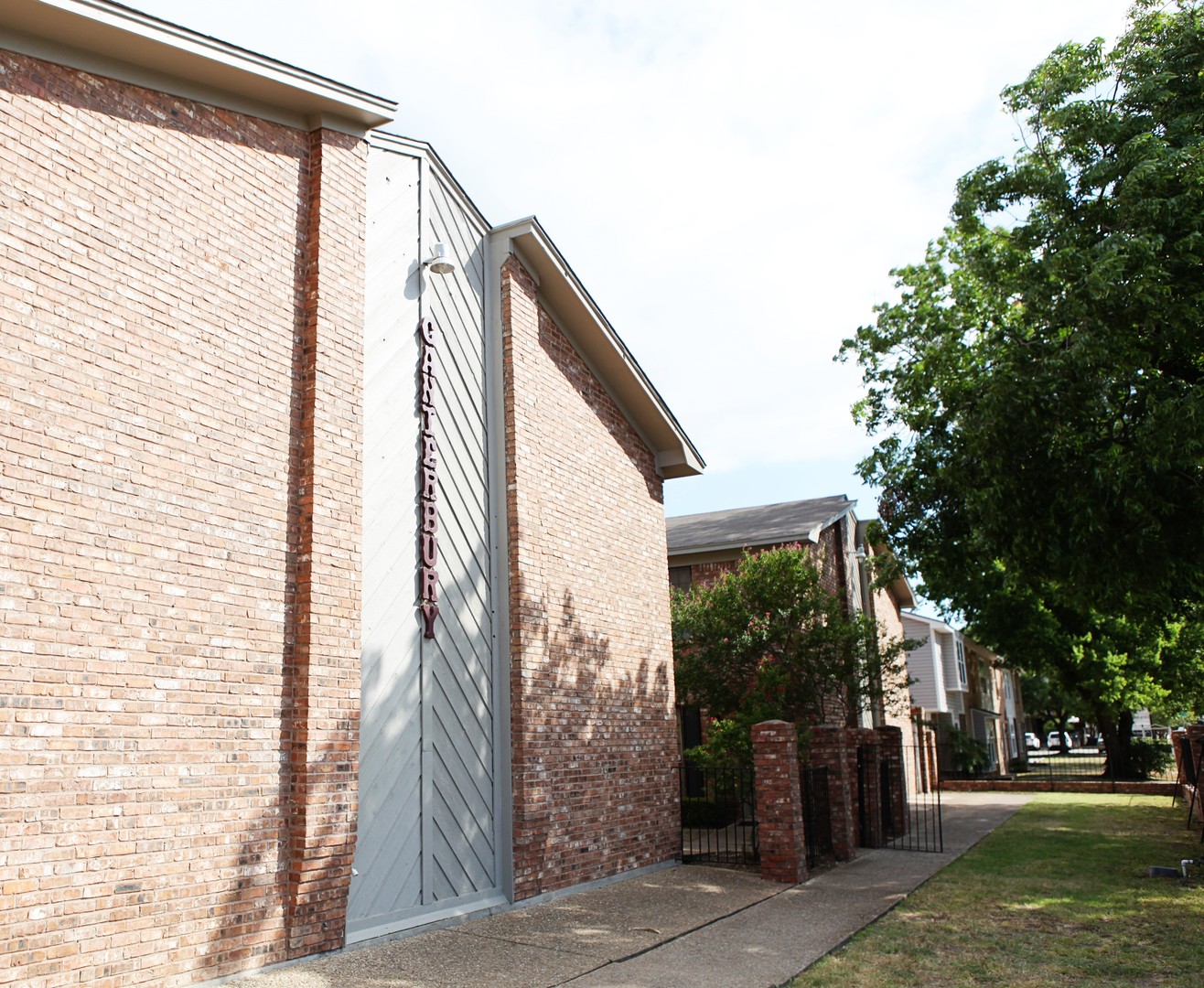 Waco House: 1288 Speight