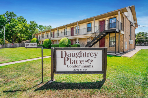 Daughtery Place 1 bedroom Downstairs Condominium – photo 1