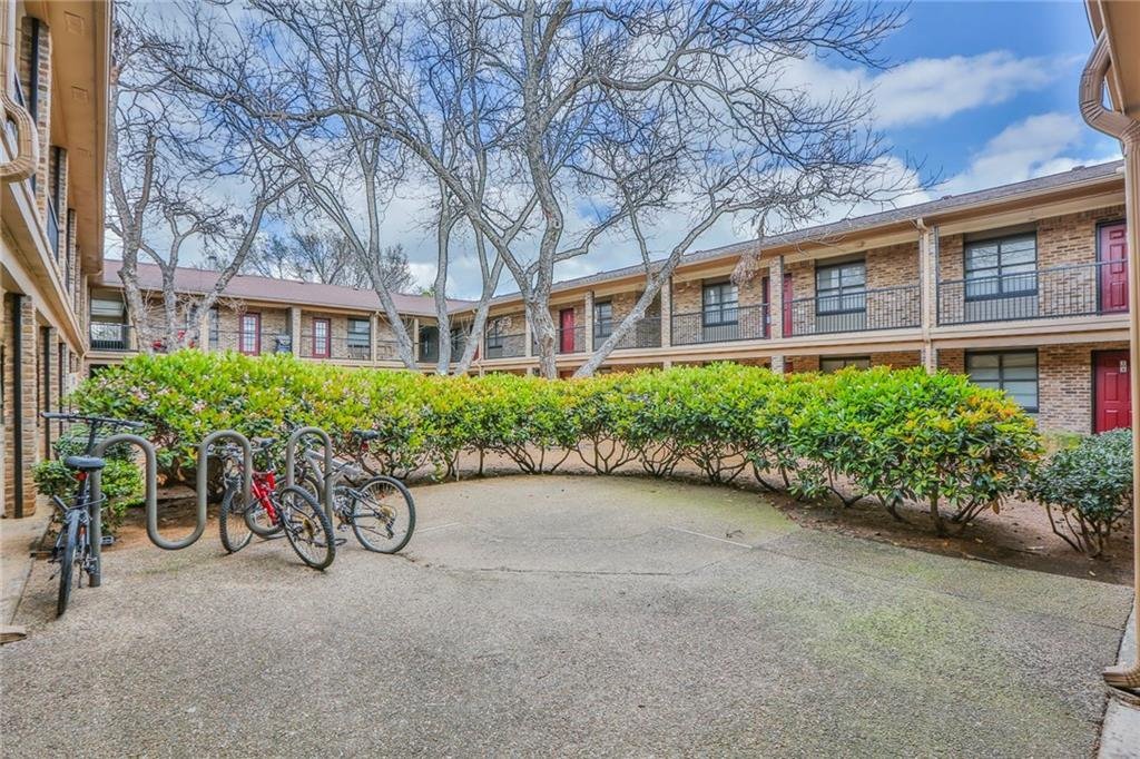 Waco House: 1214 Baylor Ave #108