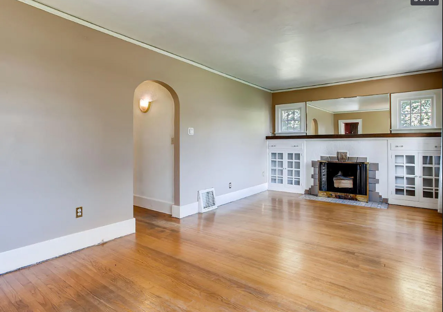 Salem House: 2801 Front St NE