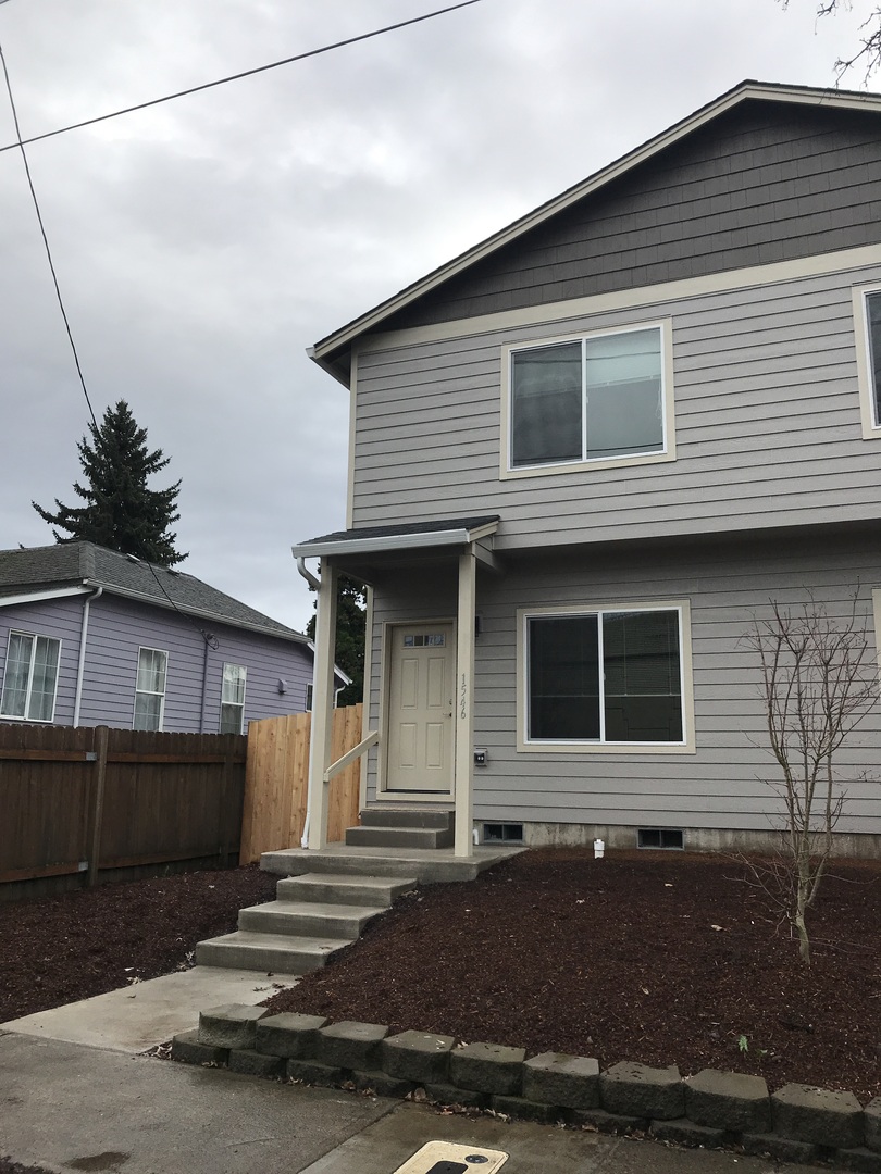 Salem Townhome: 1544-1546 Tripp St SE