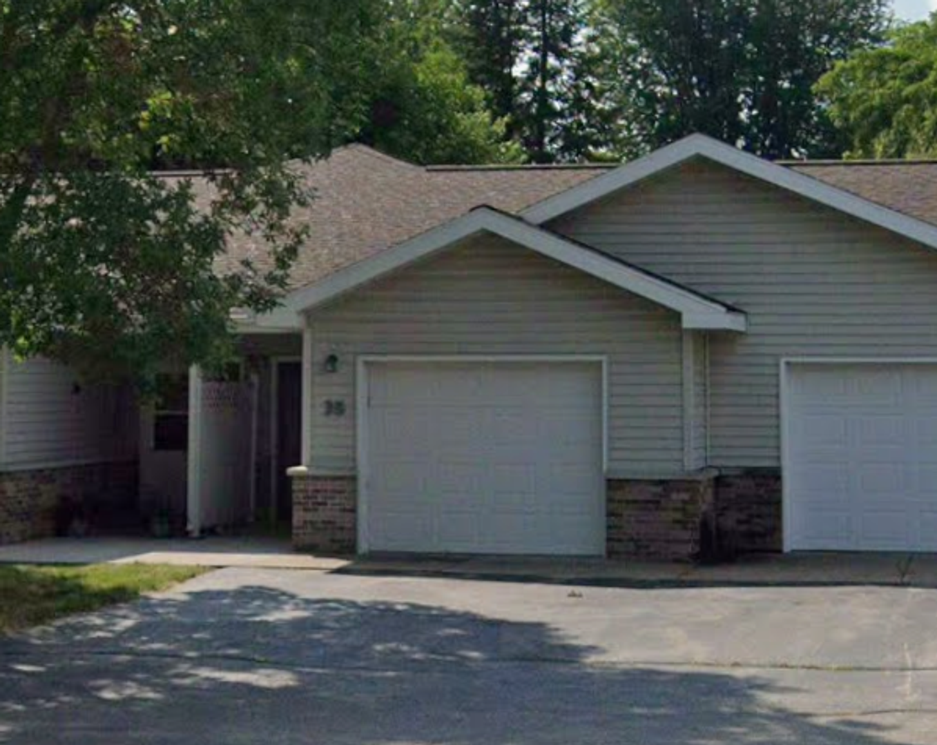 la Crosse Apartment: 4305 Fireclay Ct.