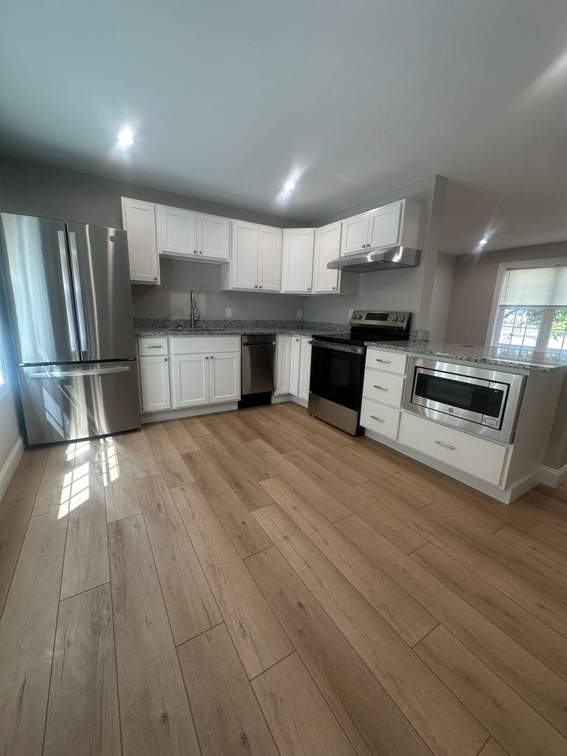 Saco Condo: 439 Main Street
