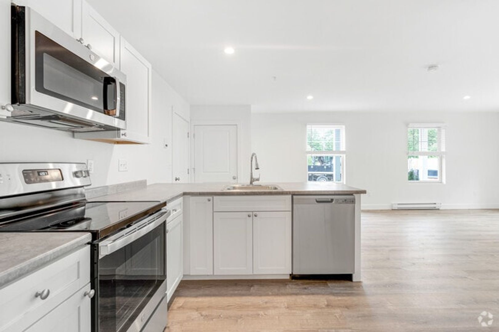 Portland Apartment: 17 Winchester Drive #29-203