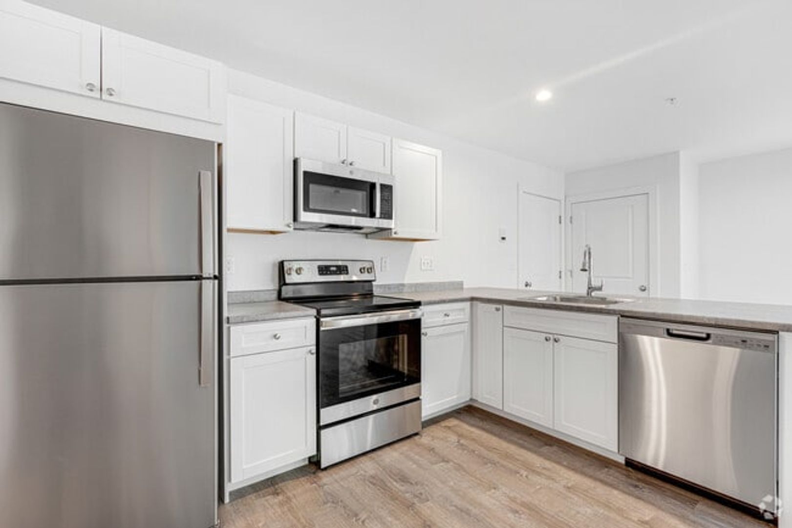 Portland Apartment: 17 Winchester Drive