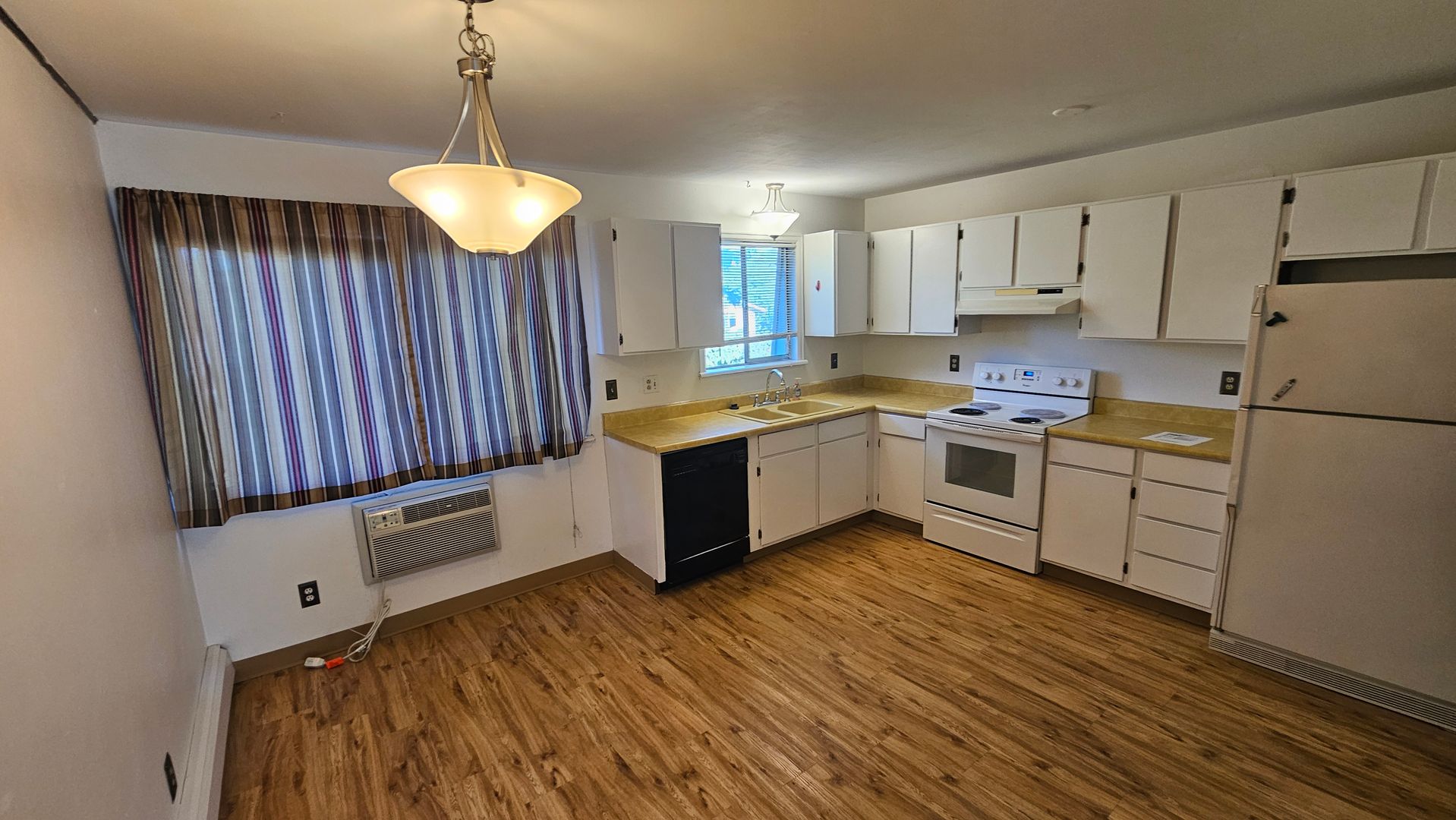 905 East Swallow Drive #4 11 of 11