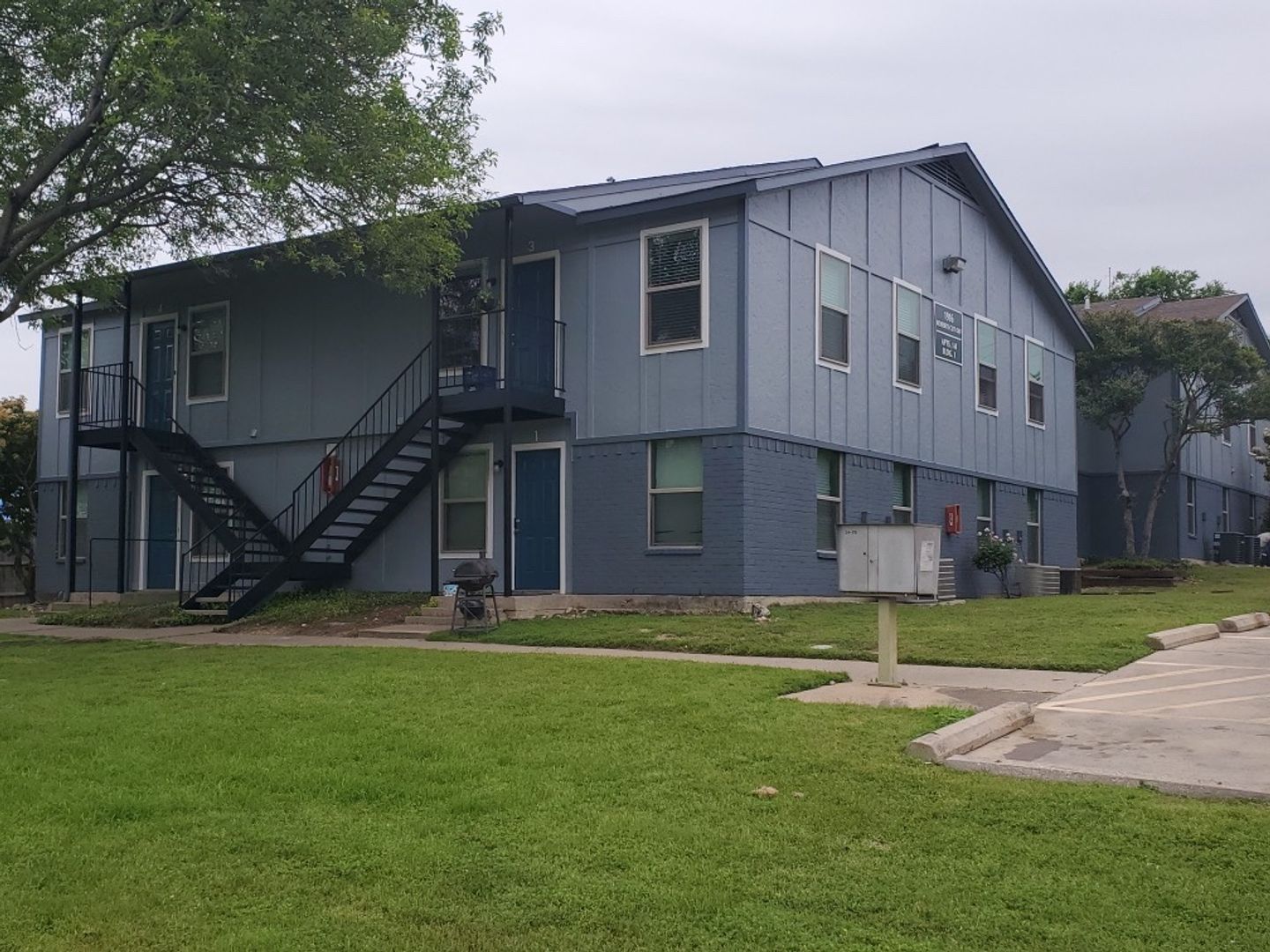 Fort Worth Apartment: 1916 Roberts Cut Off Rd