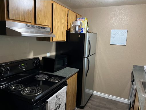 One Bedroom & One Bathroom! Available Now - Schedule a Tour Today! – photo 1