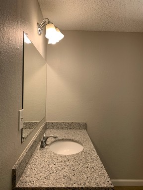 This 3 bedroom home is waiting for you and your friends or family! – photo 1