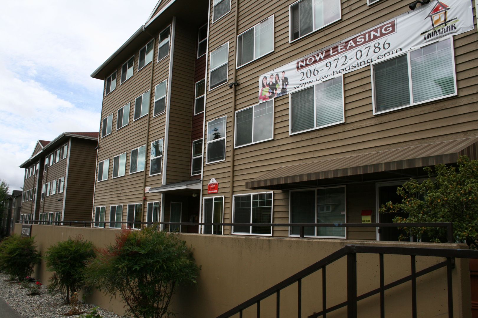 Seattle Apartment: 4327 8th Avenue NE