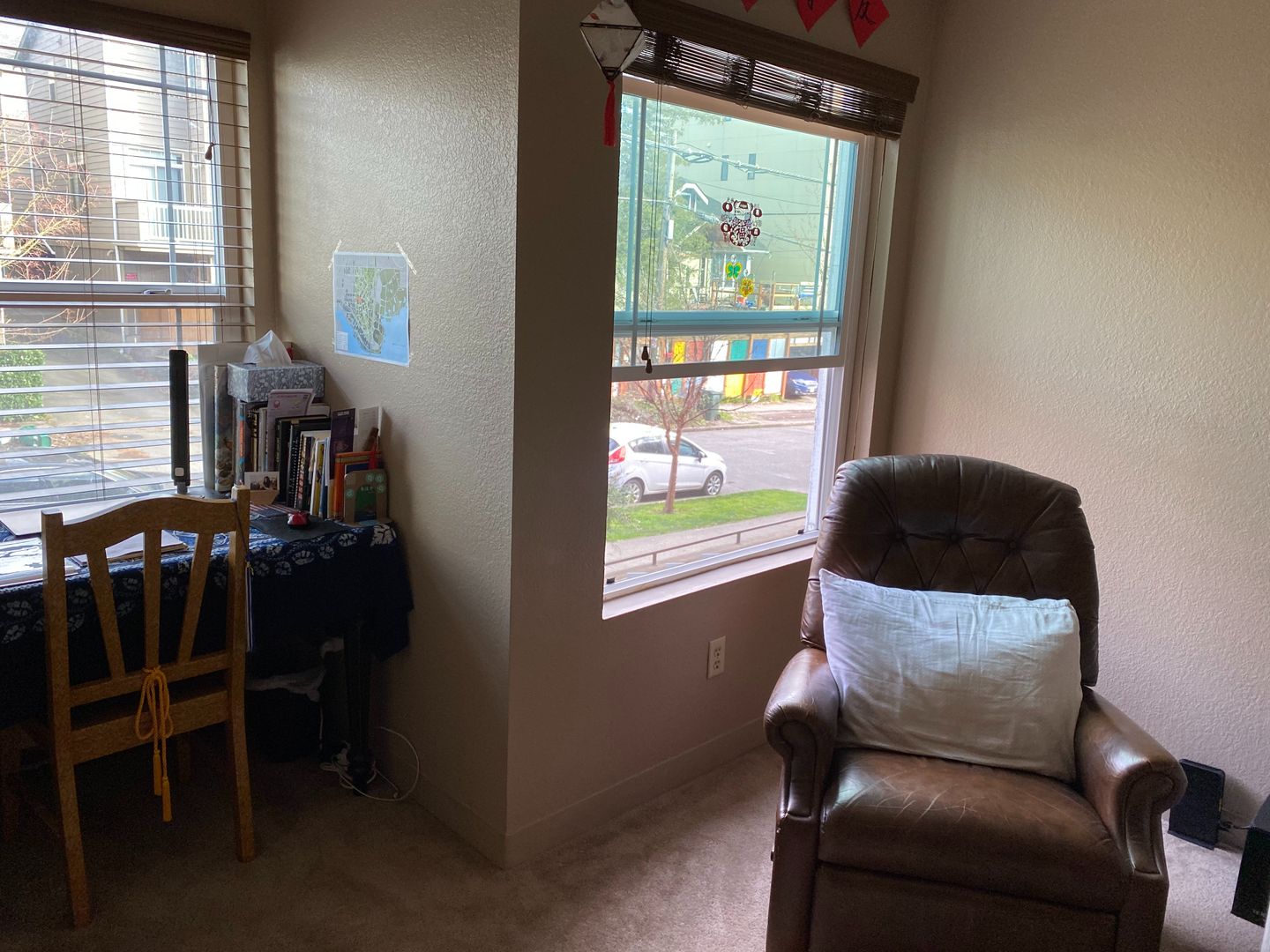 Seattle Apartment: 4327 8th Avenue NE