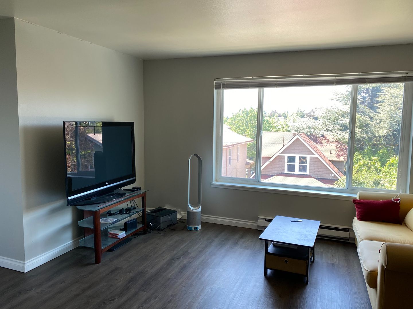 Adams Court Apartments