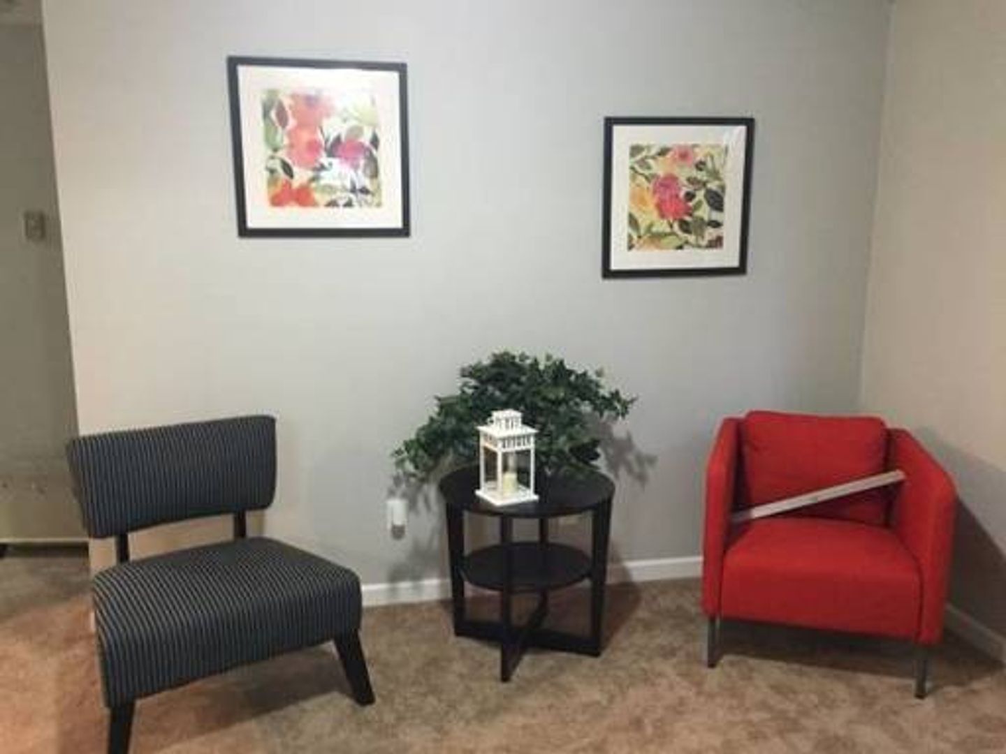Seattle Apartment: 4327 8th Avenue NE