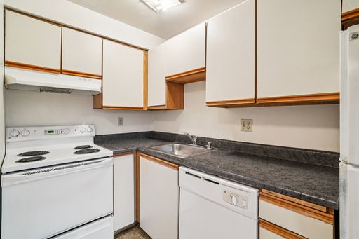 Unit with Deck - Top Floor - East Facing Unit! – photo 1