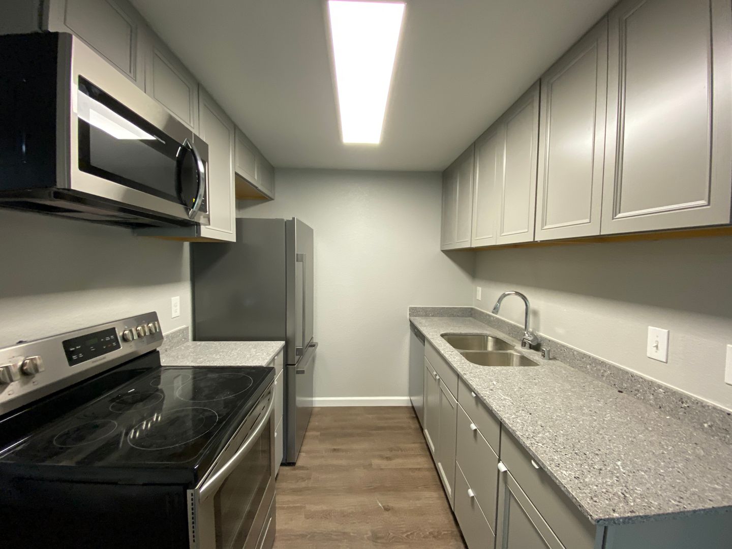 Seattle Apartment: 4327 8th Avenue NE