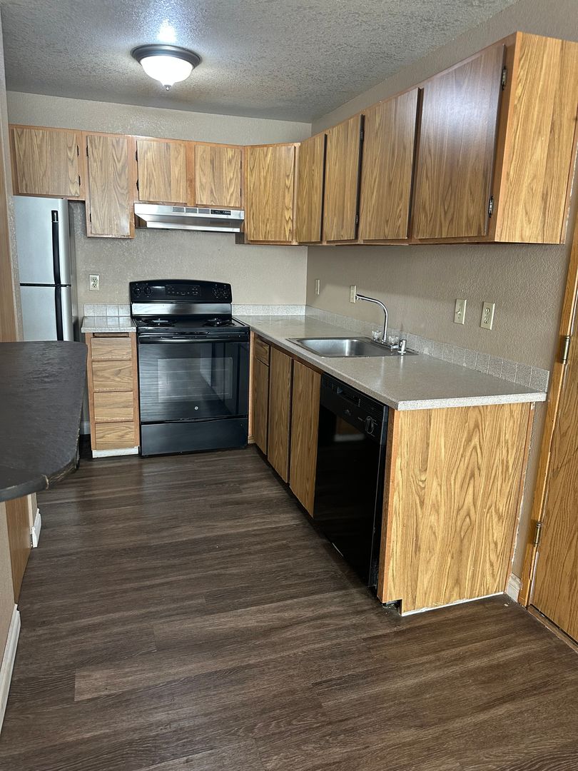 Seattle Apartment: 4327 8th Avenue NE