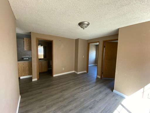 3 Bedrooms x 2 Bathrooms -READY SET MOVE IN!! – photo 1