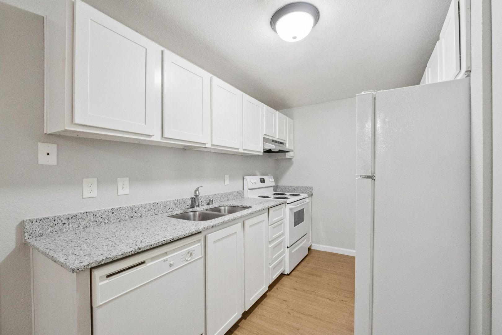 Seattle Apartment: 4327 8th Avenue NE