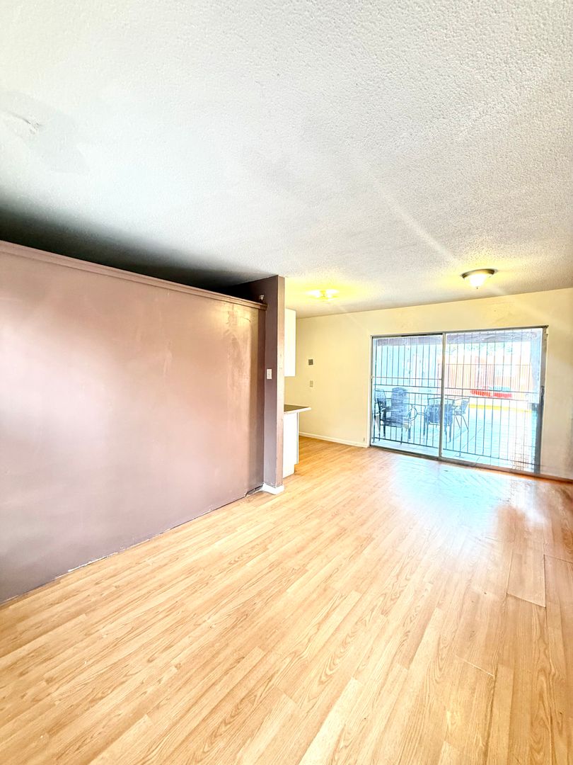 Albuquerque Apartment: 2800 Vail Ave Se