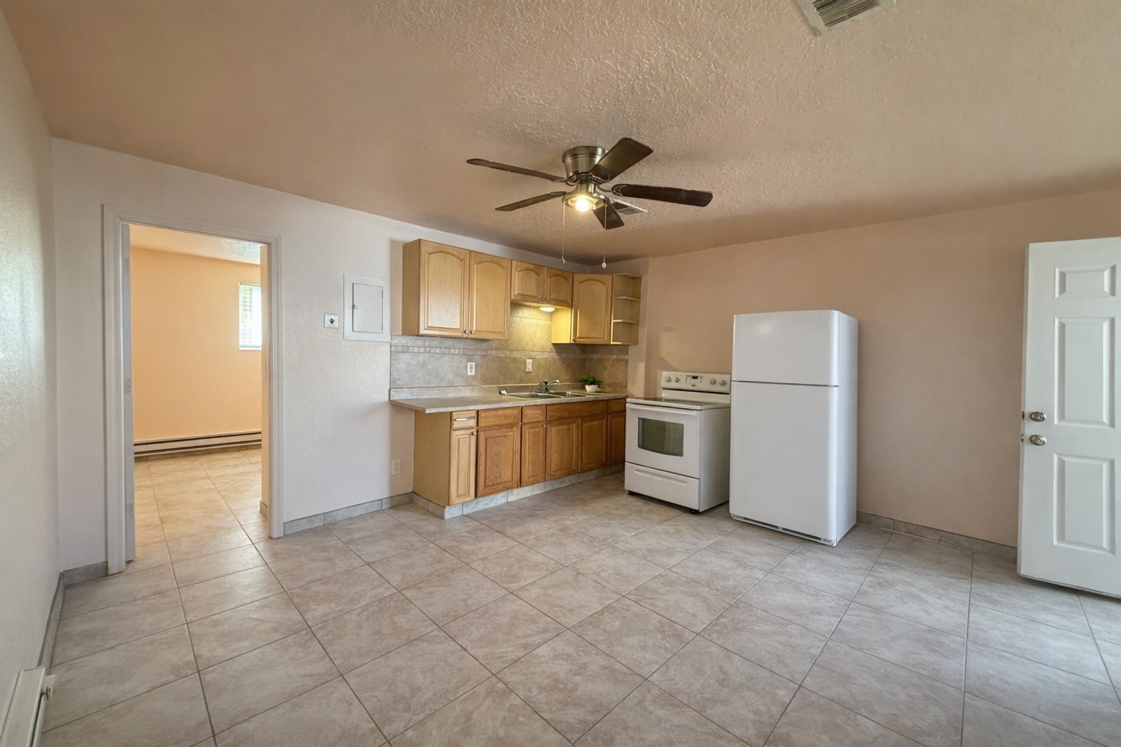 Albuquerque Apartment: 1101 Coal Sw