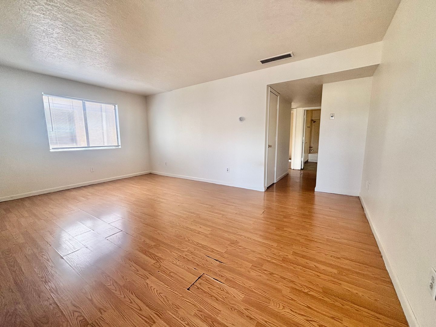 Albuquerque Apartment: 117 & 113 General Arnold St Ne
