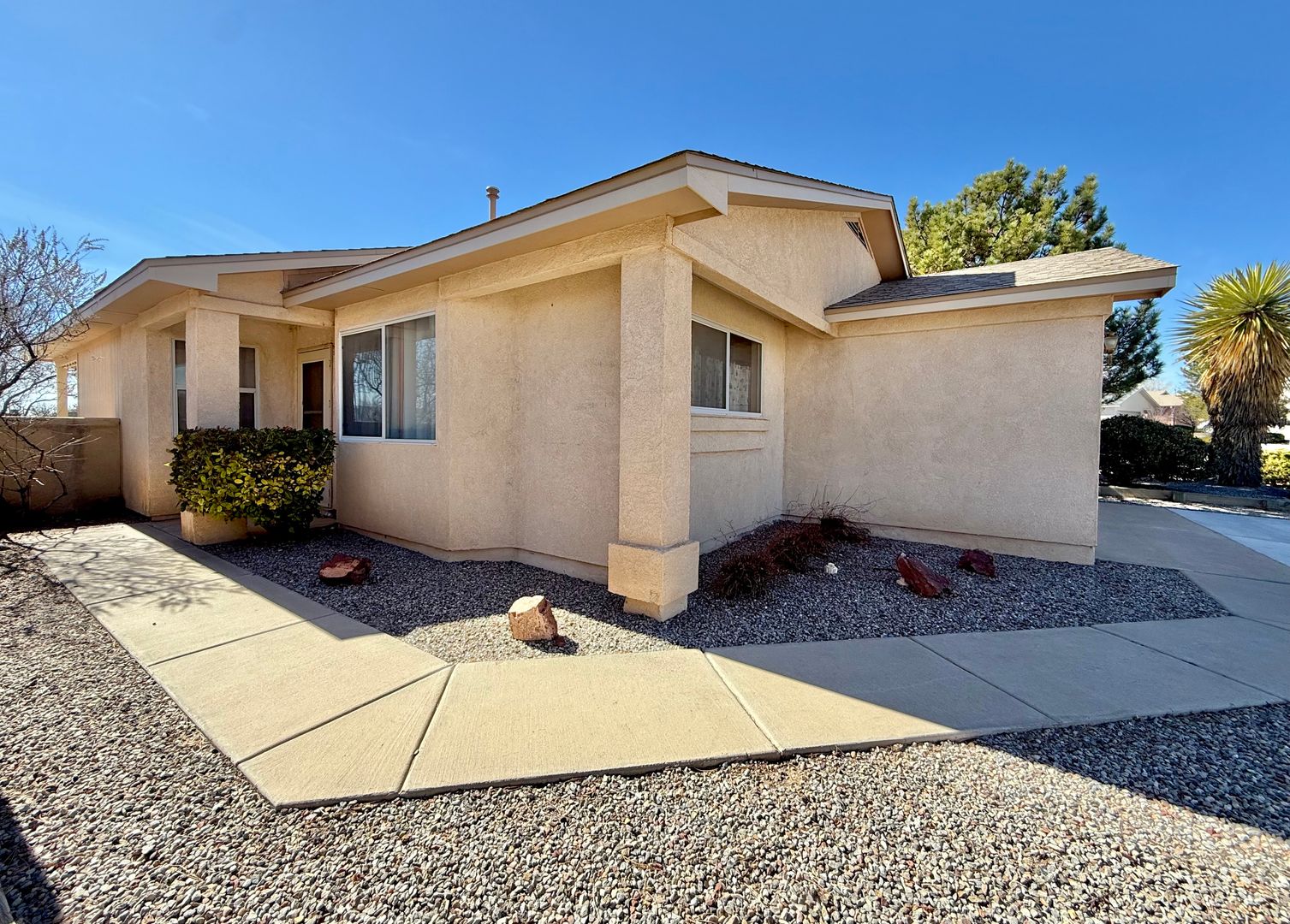 Rio Rancho House: 520 Medina Meadows Dr NE