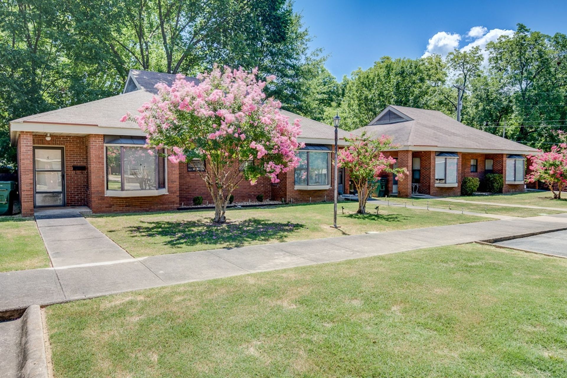 Conway Apartment: 1700 Caldwell St.